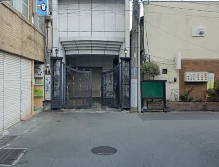 店の外観