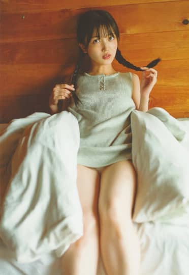 久保史緒里 おっぱい