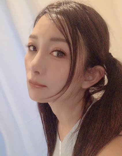 一色桃子