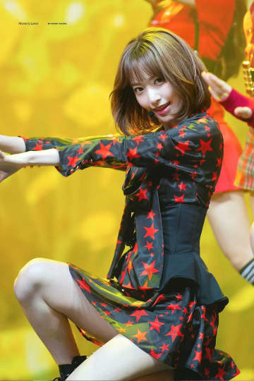 宮脇咲良 おっぱい