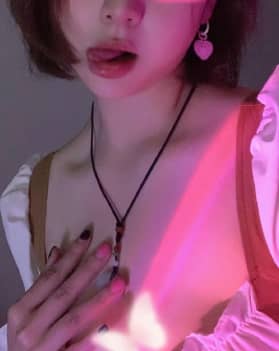 バラ園の在籍嬢