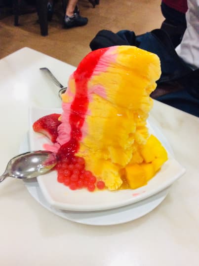 シンガポール風かき氷　Mango & Strawberry Snow Ice