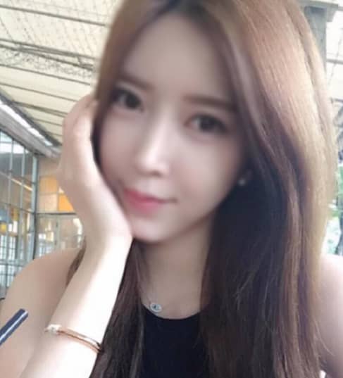 女性