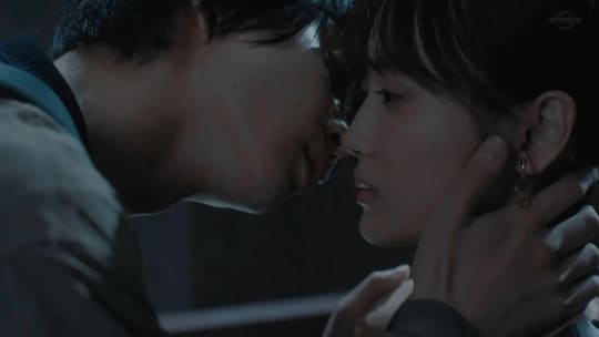 山下美月