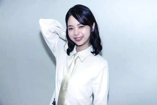 趣里