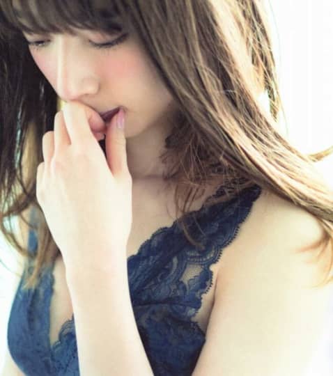 橋本奈々未 おっぱい