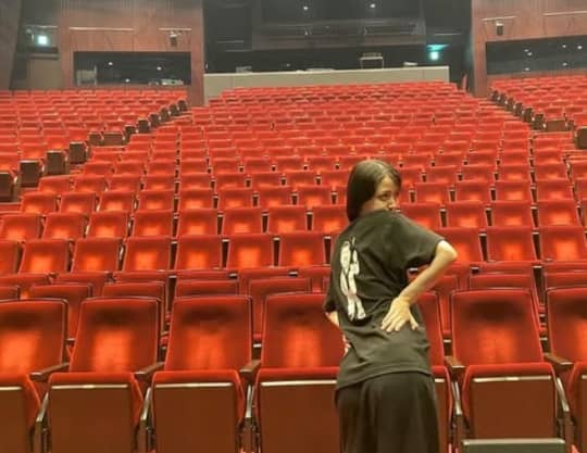 久保史緒里 おっぱい