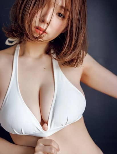 篠崎愛 おっぱい