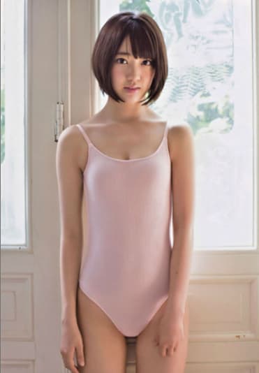 宮脇咲良 おっぱい