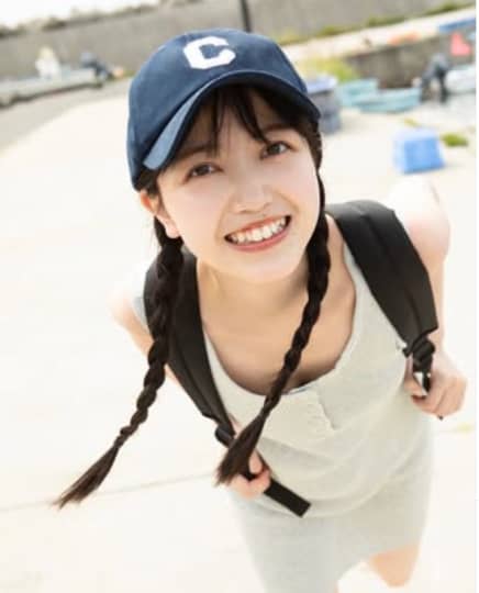 久保史緒里 おっぱい