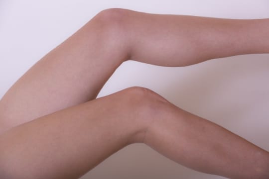 女性がクンニされる際の脚