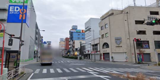 エディオン横浜店の通り