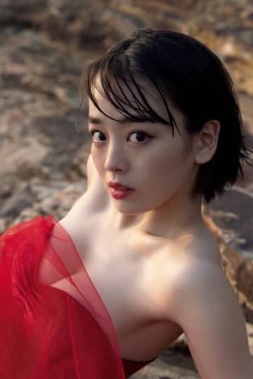 伊原六花 おっぱい