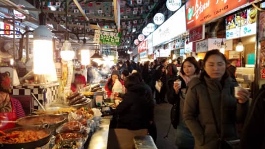 韓国の繁華街