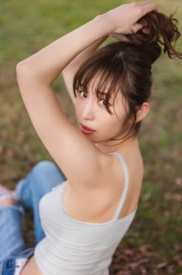 塩地美澄　乳首
