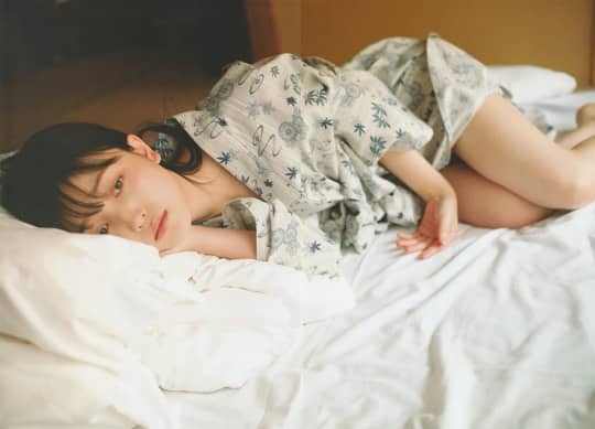 久保史緒里 おっぱい
