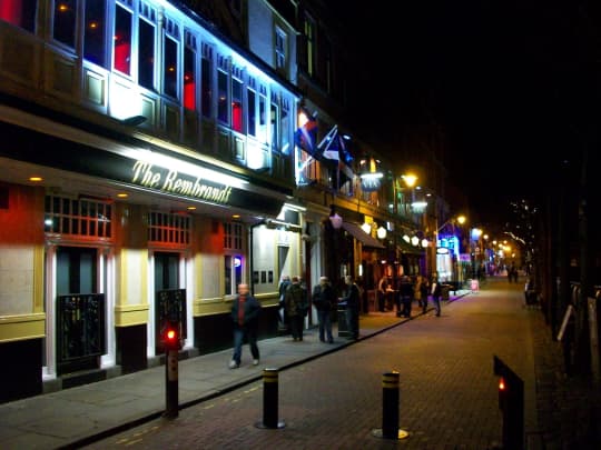 夜になると雰囲気がガラッと変わる