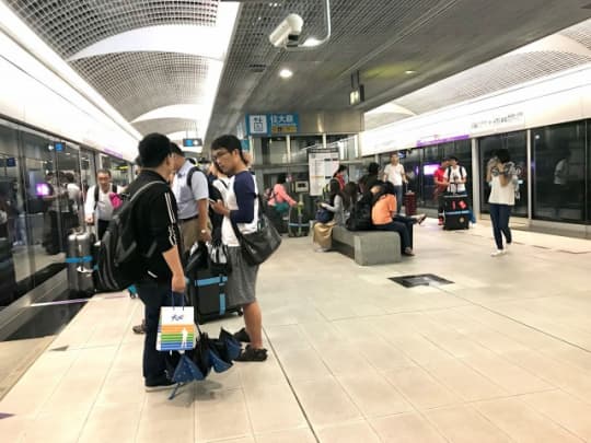 桃園空港第MRT１ターミナル駅ホーム