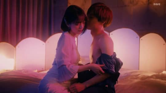 女性芸能人濡れ場シーン