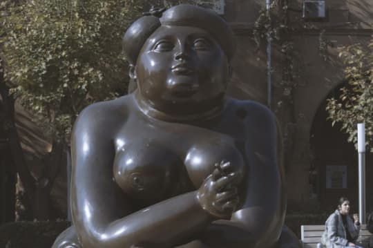 女性