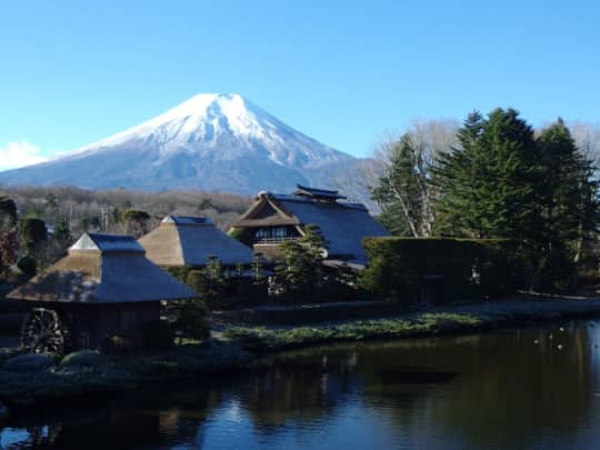 忍野八海　冬　富士山