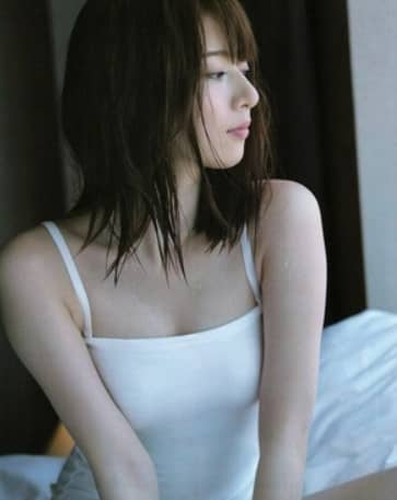 橋本奈々未 おっぱい