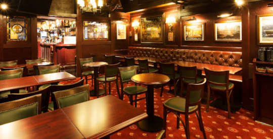 HUB新横浜店の店内