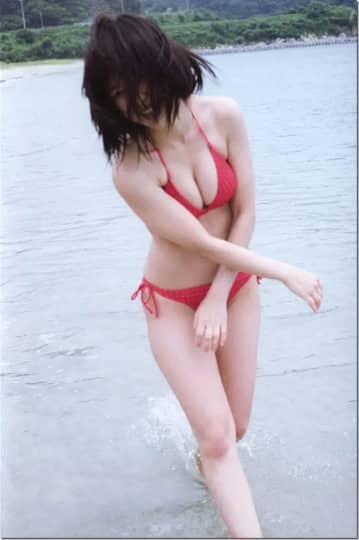 真野恵里菜 おっぱい