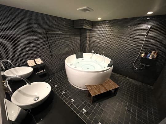 カップル利用のサウナでの水風呂