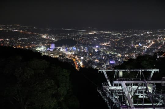 眉山　夜景