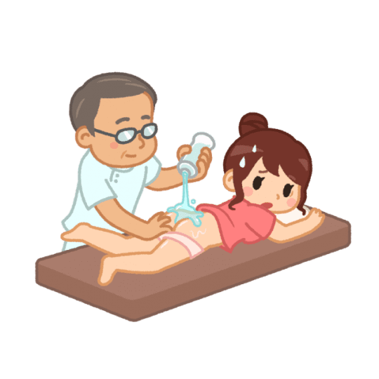 ローションをかけられる女性