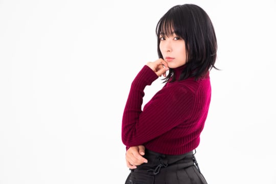 悩む女性