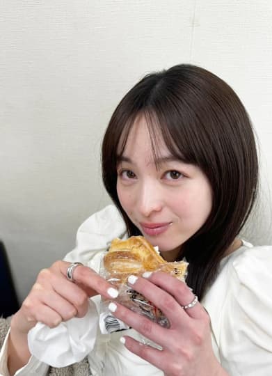 清野菜名　おっぱい