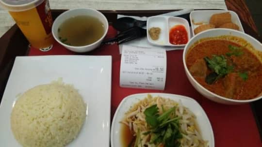 チキンカレーともやし炒めセット