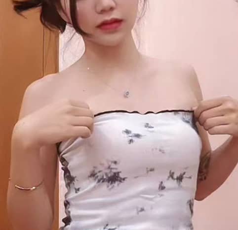 女性