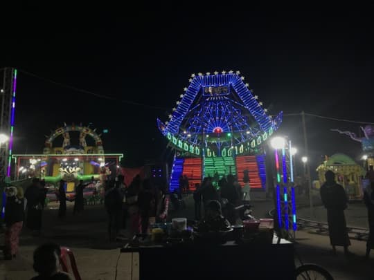 バガンアーナンダー寺院の祭り