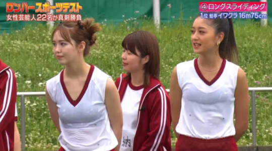 体操服姿で並ぶ池田美優