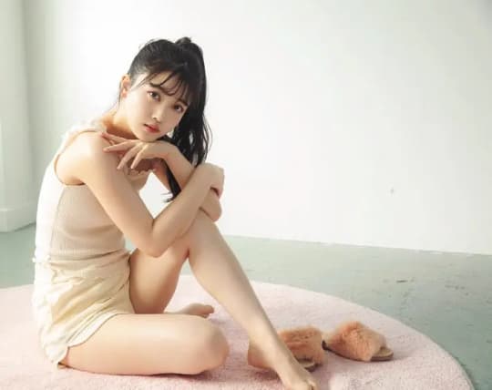 久保史緒里 おっぱい