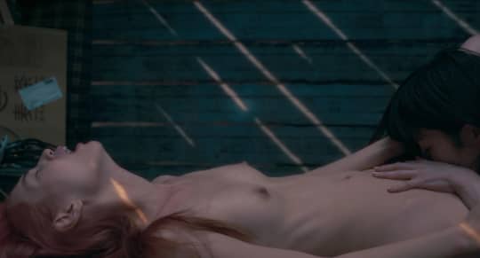 女性芸能人濡れ場シーン