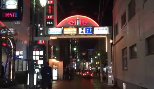 商店街の夜景