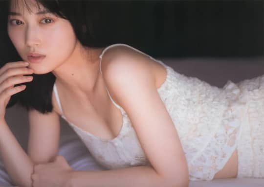 山下美月 おっぱい