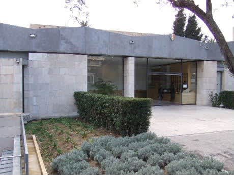 シャガール美術館正面より