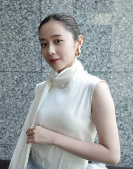 堀田真由 おっぱい