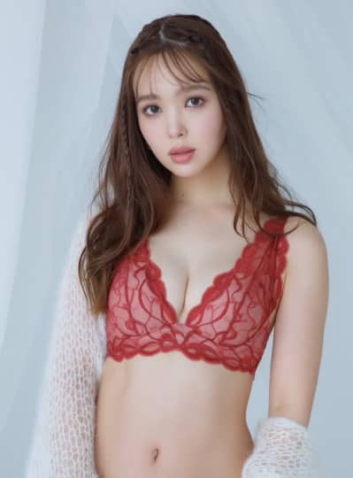 藤田ニコル