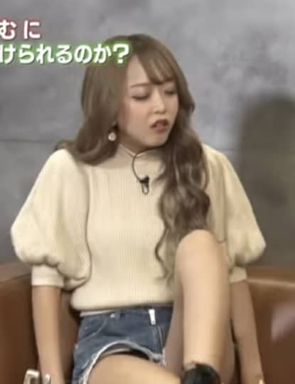 みりちゃむのパンチラ画像