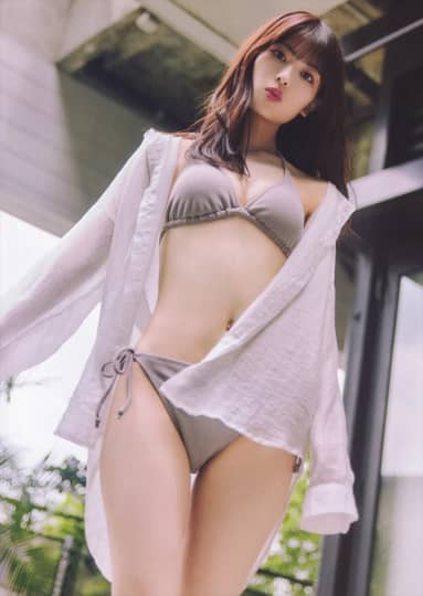 岩本蓮加 おっぱい