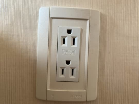 韓国のコンセントの形状は日本と違う 電圧 変換プラグ情報や注意点を在住者が解説 Trip Partner トリップパートナー