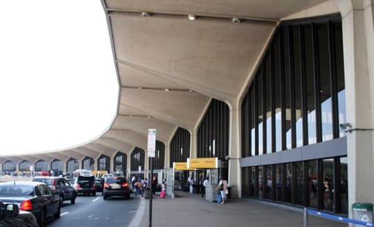 ラガーディア空港の出口にて