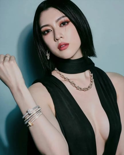 三吉彩花 エロ