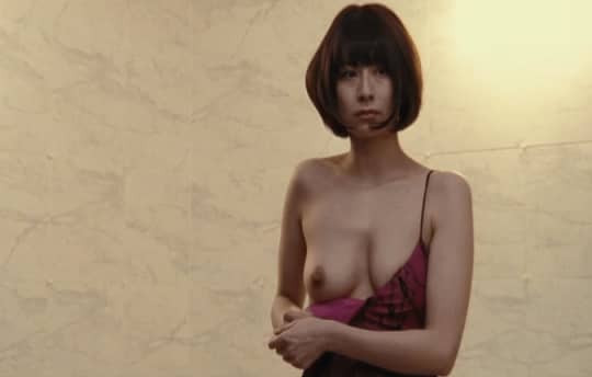 女性芸能人濡れ場シーン